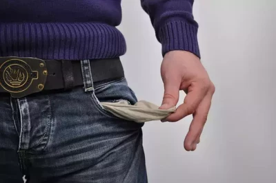 Aggódnak a fiatalok a pénzügyek miatt – online verseny indul középiskolásoknak